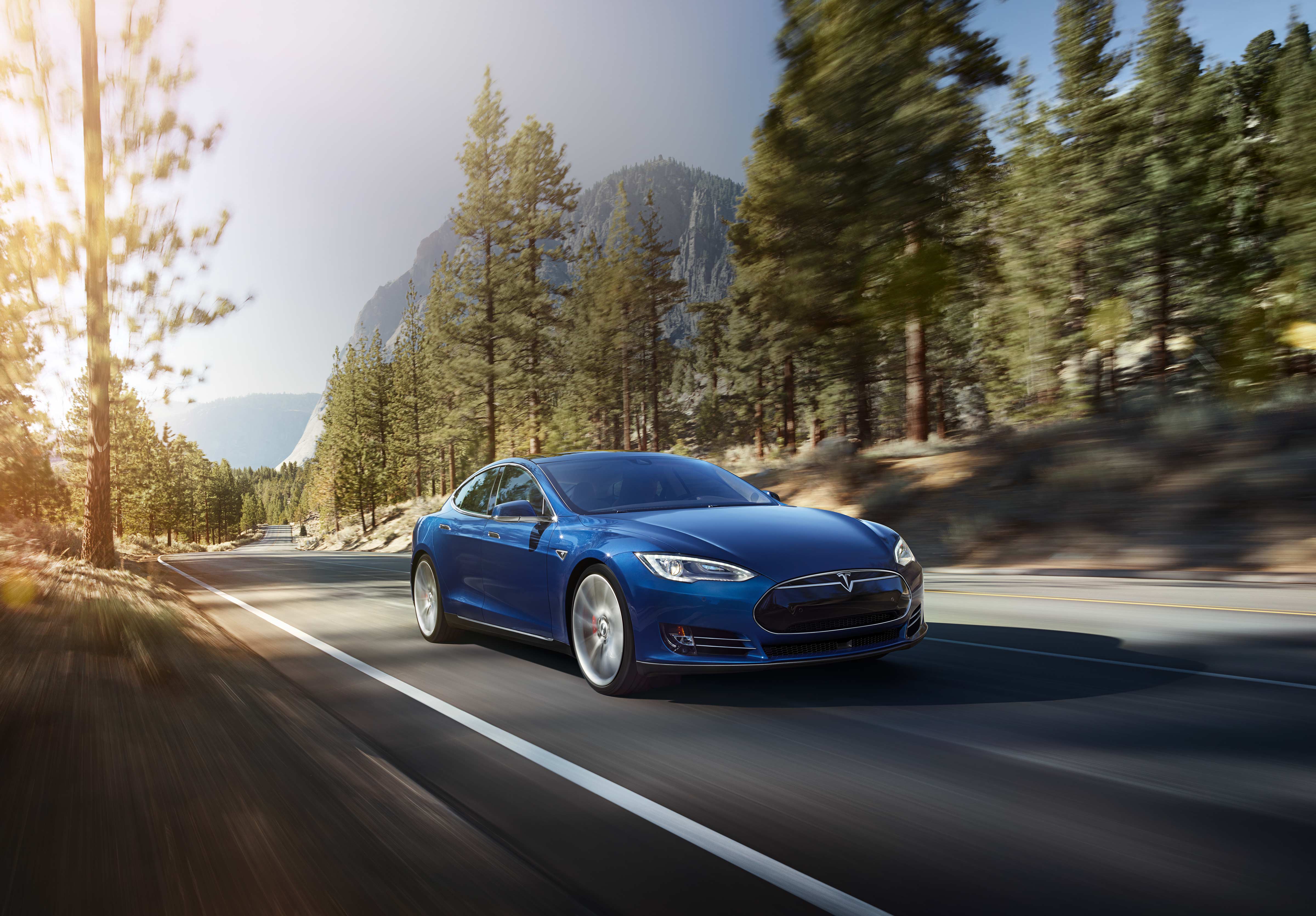 Tesla-Model-S-Blue