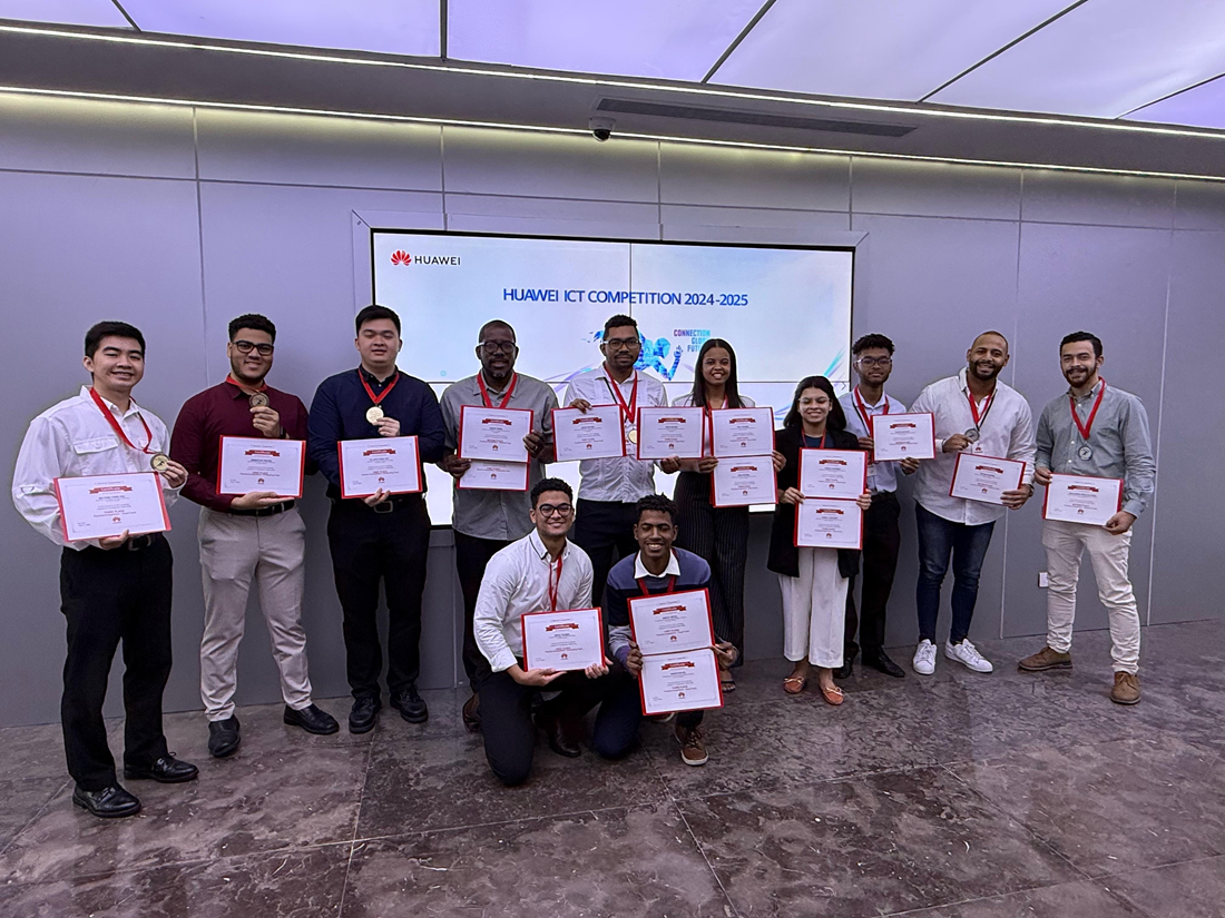 Dominicanos Huawei Ict